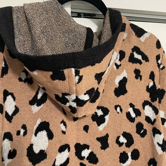 Chico's Animal Print Hooded Close Front Cardigan Duster Size 3 or XL 16 - Picture 6 of 8